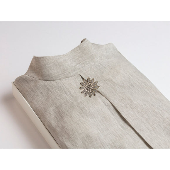 Talar Cosmos unisex con joyas