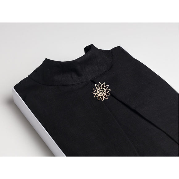 Bata Unisex Negra con joyas