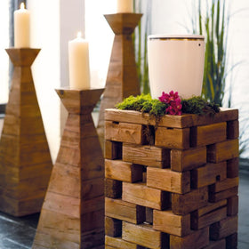 Urnensäule aus Pinienholz
