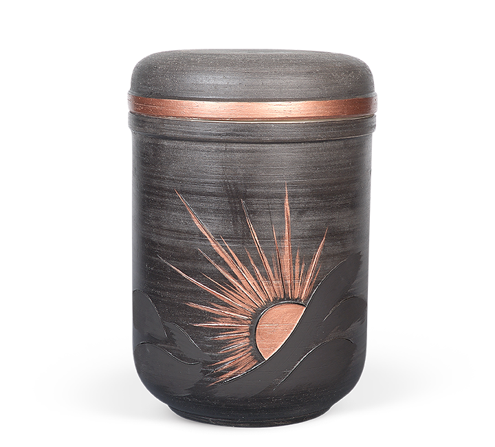 Heiso ceramic urn motif