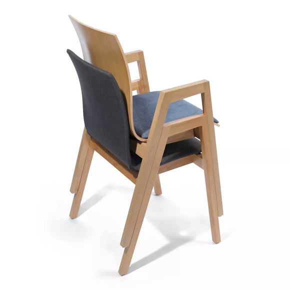 Sedia impilabile Lavabis in legno imbottito con bracciolo